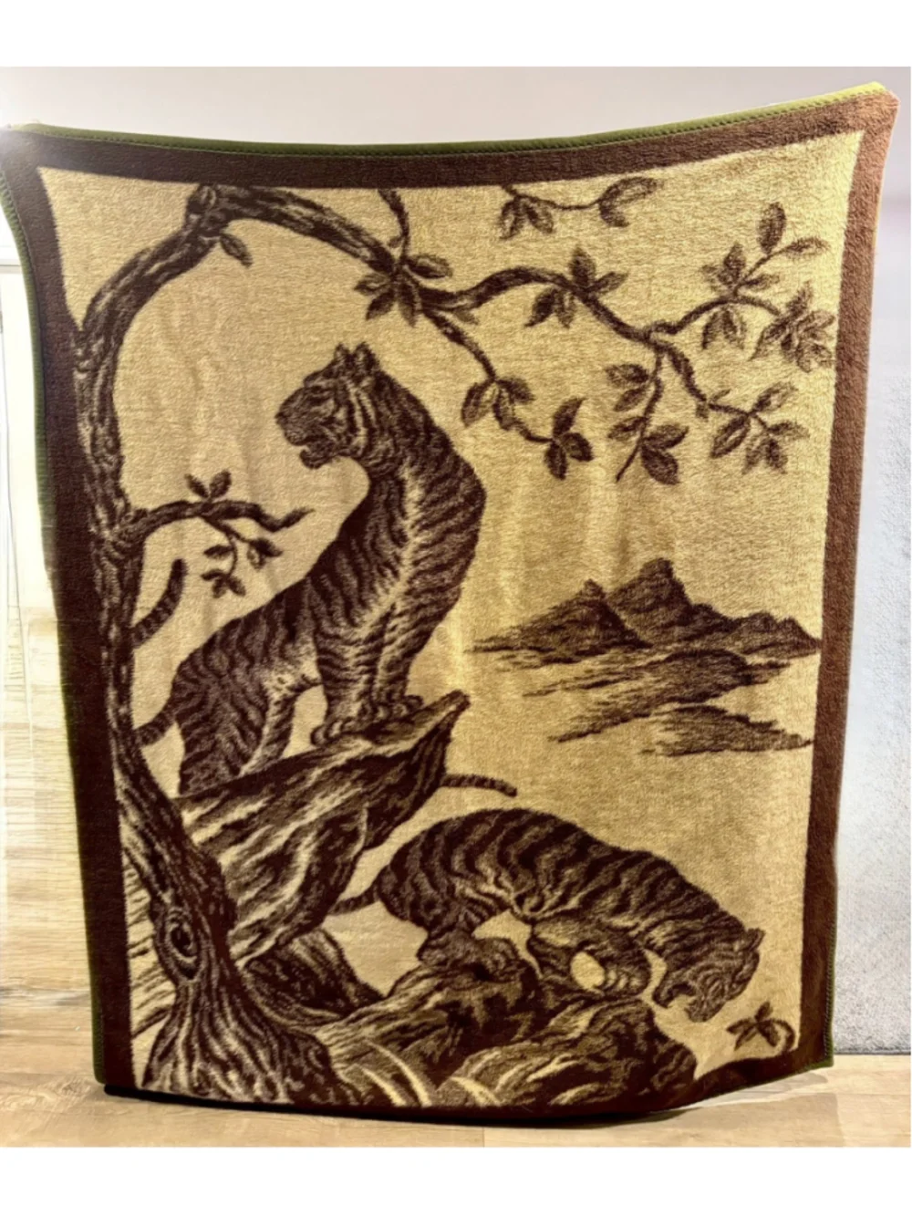 Vintage Tiger Blanket Korean Mink StylePlush Throw Brown Tan San Marcos 74x60